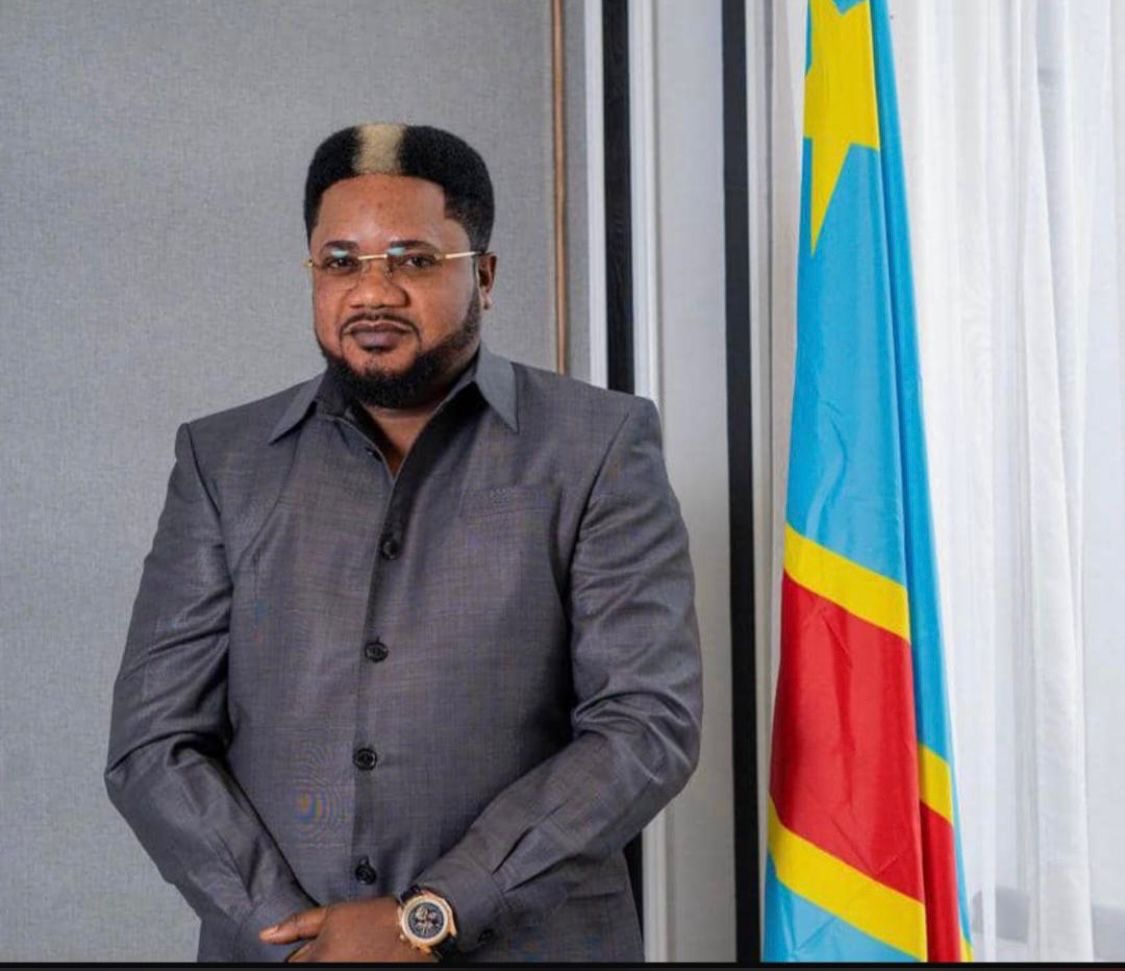 RDC : La main tendue de Tshisekedi à Kagame, une stratégie de “puissance” selon Thierry Monsenepwo
