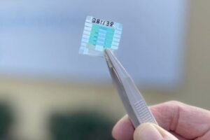 Batterie quantique : des chercheurs dévoilent le premier prototype à cycle de charge complet au monde