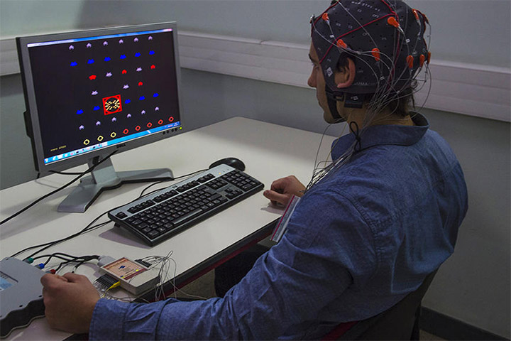 Une interface cerveau-ordinateur permet aux patients tétraplégiques de taper au clavier presque aussi vite qu’une personne valide