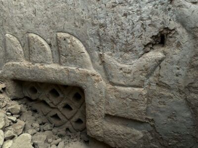 Découverte au Pérou d’une fresque murale vieille de plus de 3000 ans