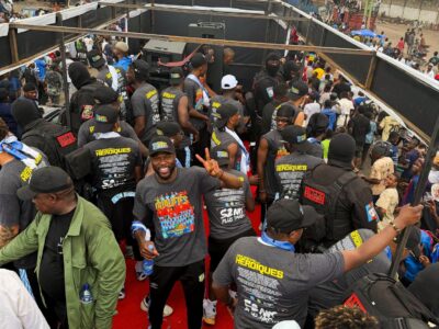 Leopards – Accueil de héros à Kinshasa pour les Léopards, qualifiés pour leur premier Mondial depuis 1974.