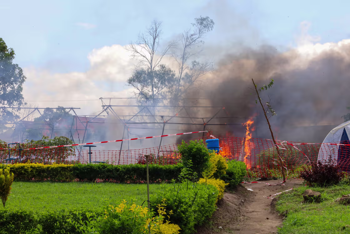 Ebola-un centre d’isolement Ebola incendié après des violences à Rwampara