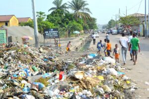 Insalubrité persistante à Kinshasa : la task force chargée de l’assainissement sera accompagnée des experts du gouvernement central