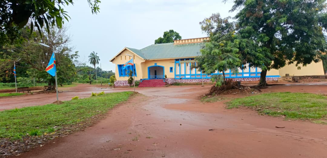 Sud-Ubangi : deux morts et des maisons incendiées dans un violent conflit communautaire à Mbari