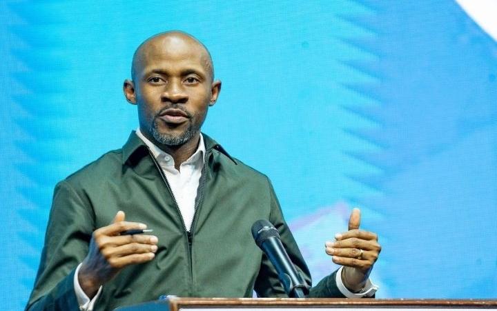 RDC : « On a pas besoin de confinement pour traiter Ebola ni de la fermeture des frontières» Patrick Muyaya