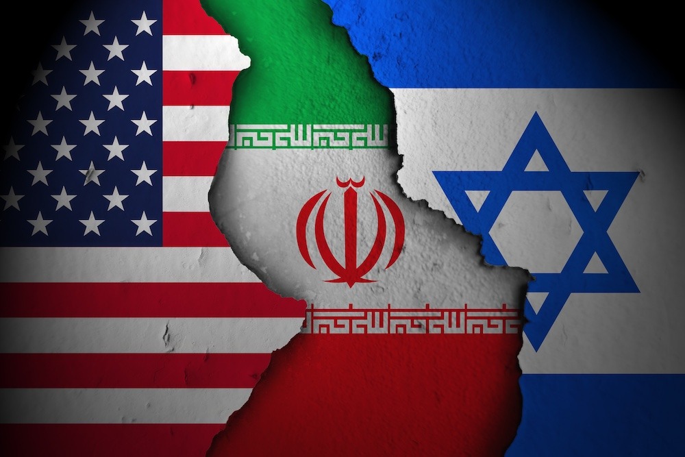Iran, Israël et États-Unis : comprendre l’origine historique d’un conflit géopolitique explosif (Analyse d’Albert-Raphaël Ahindo)