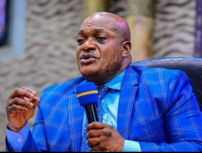 RDC : « Si l’Église catholique refuse et que nous avons accepté, où est le problème ? », l’Évêque Pascal Mukuna secoue le débat constitutionnel