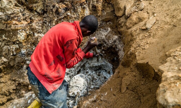 RDC – Mines artisanales : les creuseurs désormais couverts par une assurance dénommée « Protection Groupe »