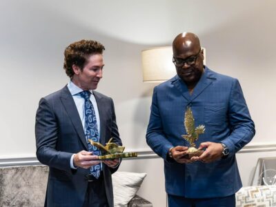 RDC : le président Félix Tshisekedi rencontre le pasteur américain Joël Osteen à Houston pour la paix dans l’Est et la réconciliation