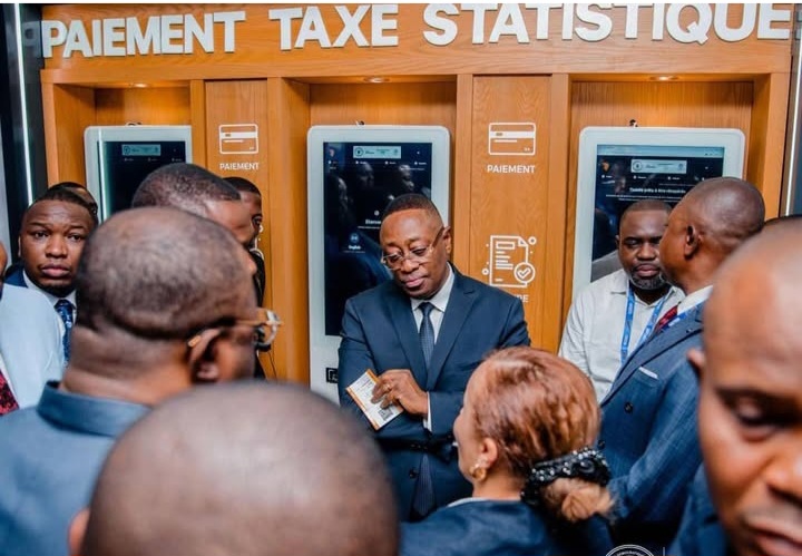 Taxe d’embarquement à l’aéroport de Ndjili : Magloire Kabemba valide le nouveau dispositif électronique de collecte